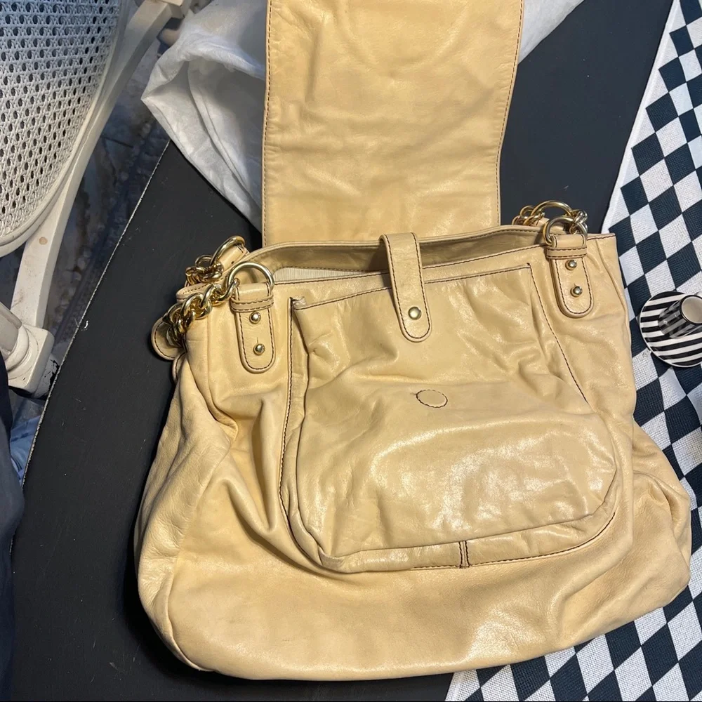 Badgley Mischka Tan Vegan Leather Shoulder Bag Buttery Soft Gold Handles 13x16” - Picture 6 of 8